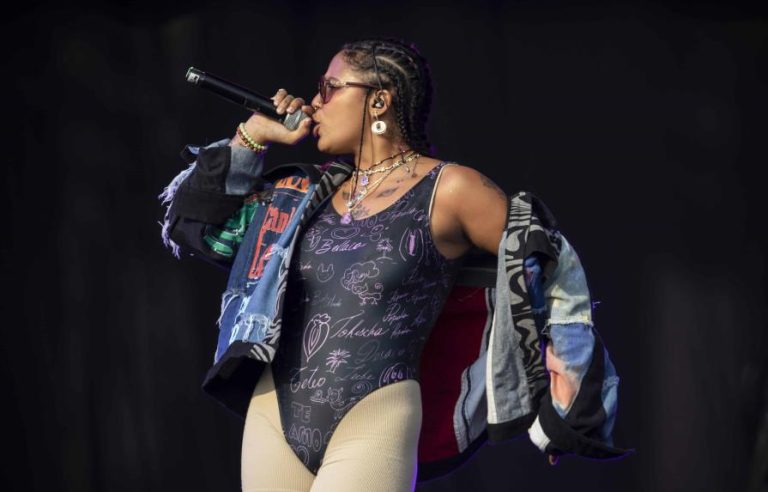 ap23013700902623-8d05d4b5-focus-min0.07-0.52-895-573