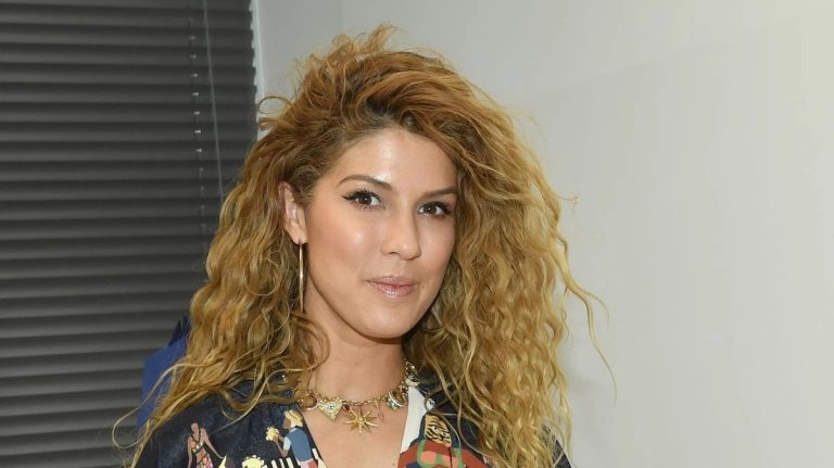 victoria-blyth-victoria-velvet-lyvj