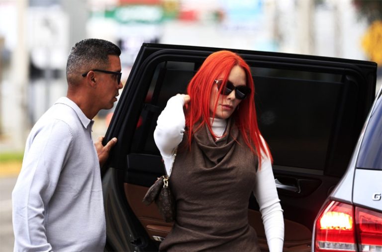 Mireddys González, esposa del reguetonero puertorriqueño Daddy Yankee, cuando llegaba al tribunal para asistir a una audiencia este viernes 20 de diciembre 2024, en San Juan (Puerto Rico).Thais Llorca/EFE