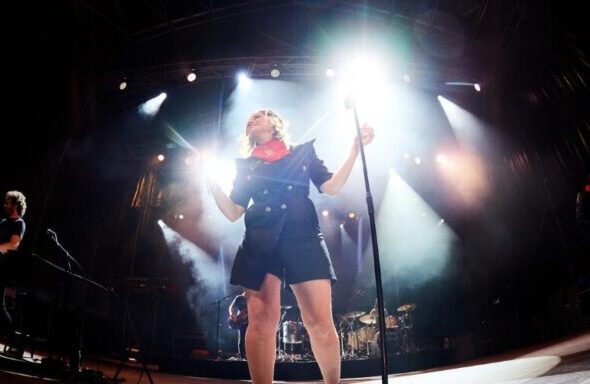 Copia-de-Copia-de-Post-de-Instagram-Feliz-Cumpleanos-Sencillo-Minimalista-Azul-1000-x-500-px-77-768x384